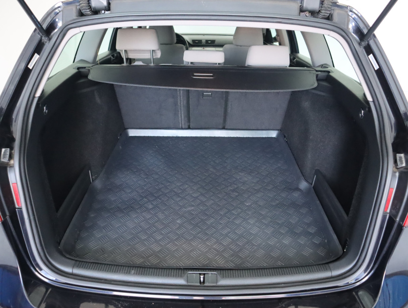 Volkswagen Passat, 2010