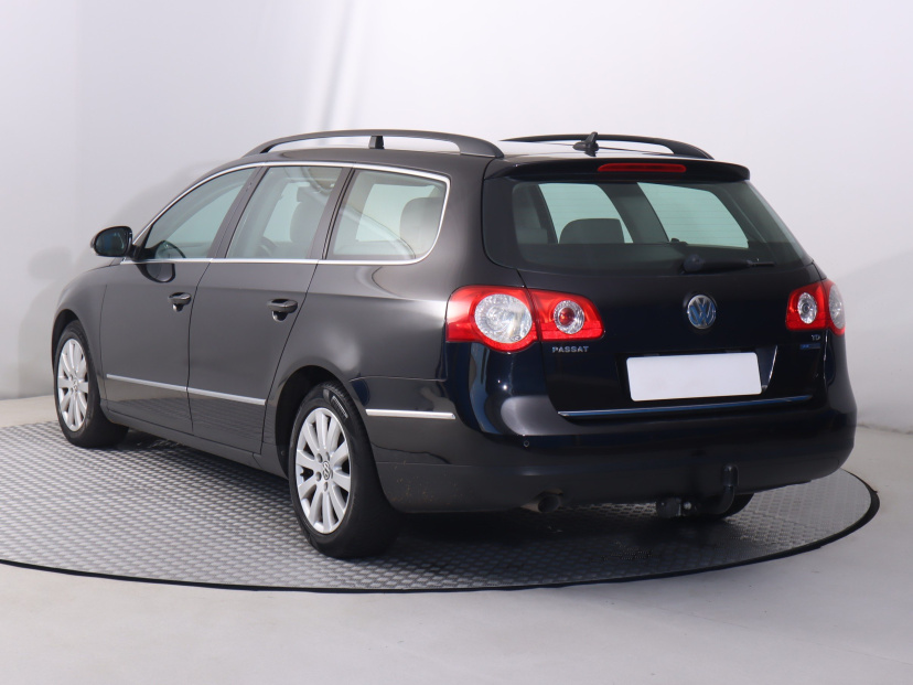 Volkswagen Passat, 2010