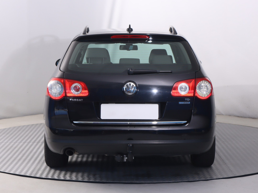 Volkswagen Passat, 2010