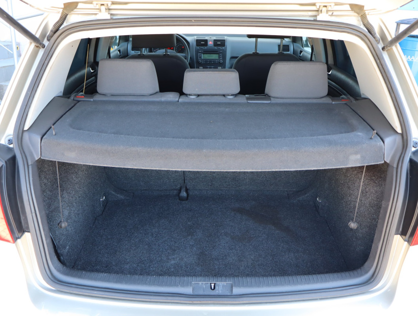 Volkswagen Golf, 2005