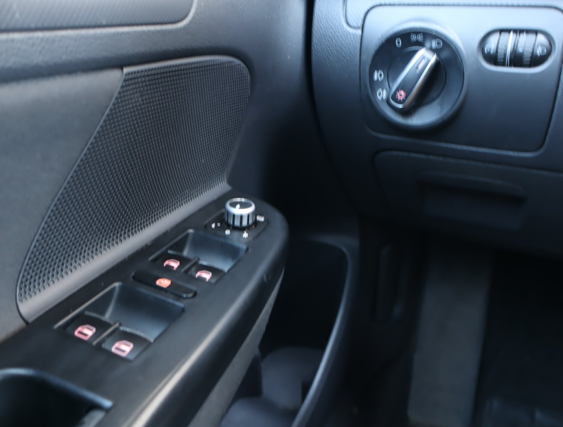 Volkswagen Golf, 2005
