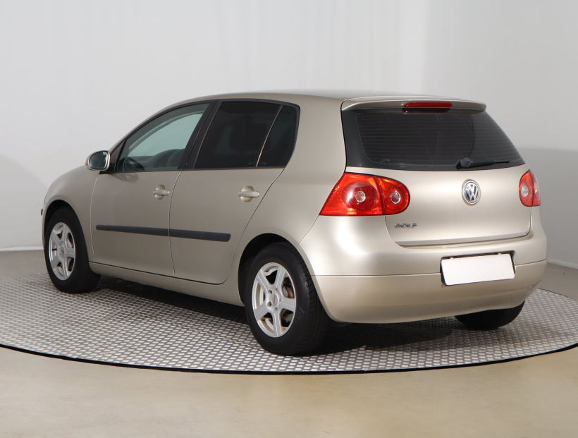 Volkswagen Golf, 2005