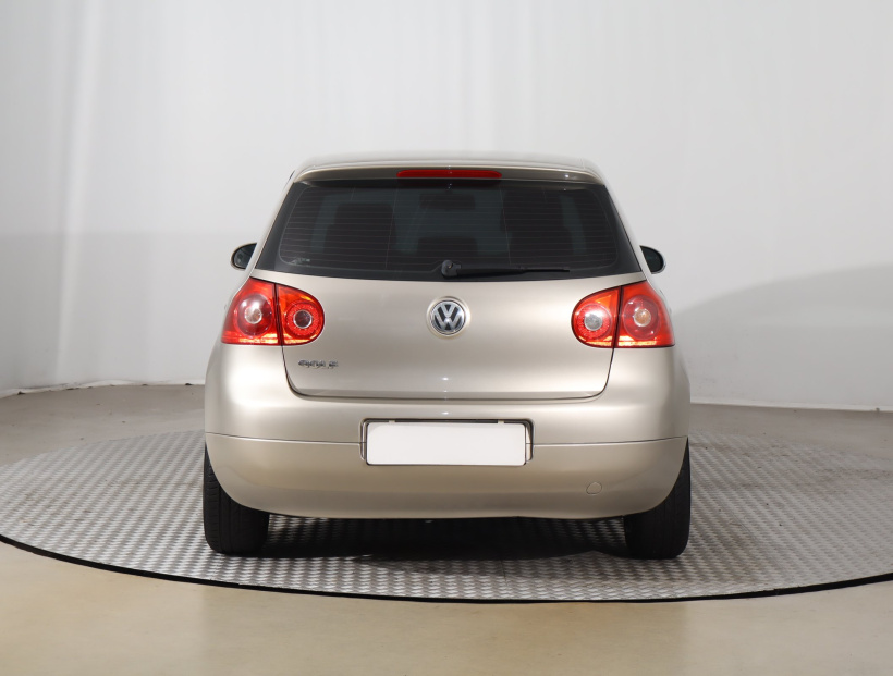 Volkswagen Golf, 2005