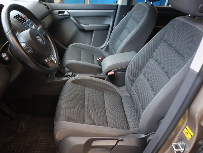 Volkswagen Touran, 2015