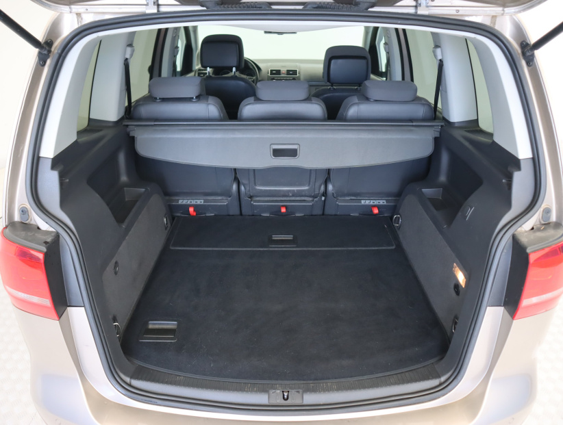 Volkswagen Touran, 2015