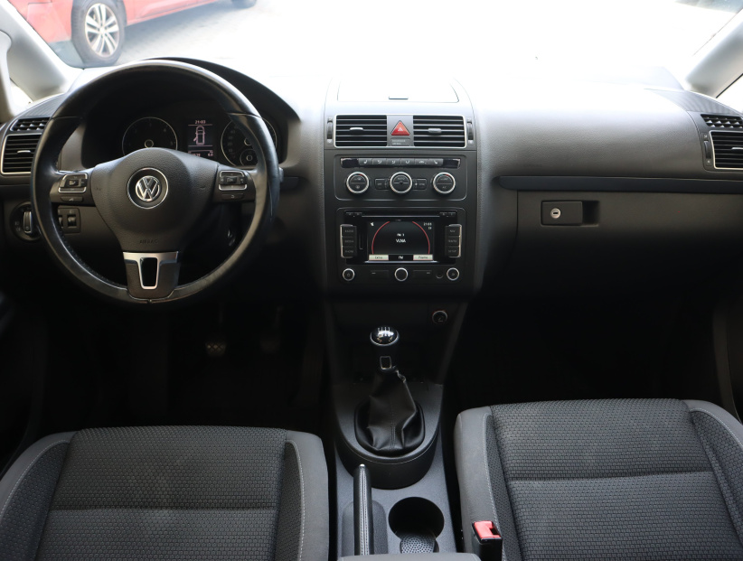 Volkswagen Touran, 2015