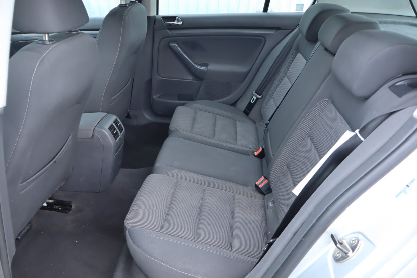 Volkswagen Golf, 2004