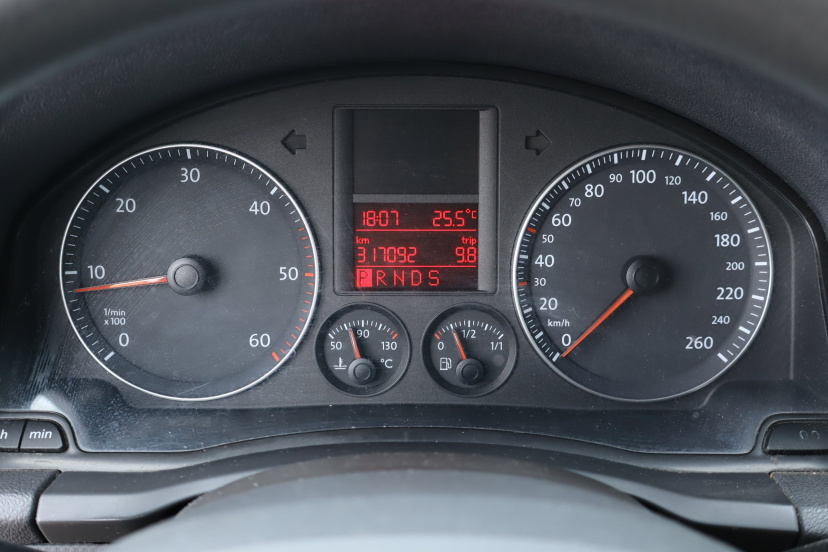 Volkswagen Golf, 2004