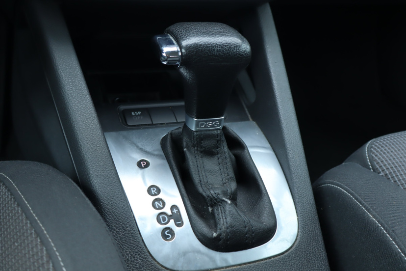 Volkswagen Golf, 2004