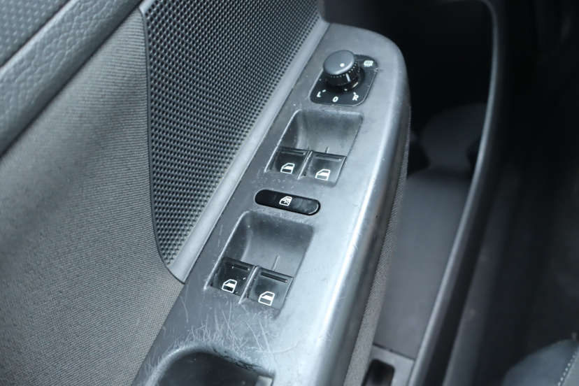Volkswagen Golf, 2004