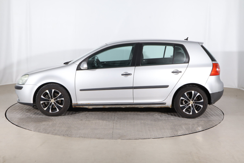 Volkswagen Golf, 2004