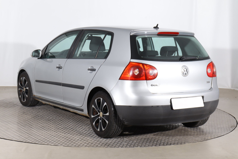 Volkswagen Golf, 2004