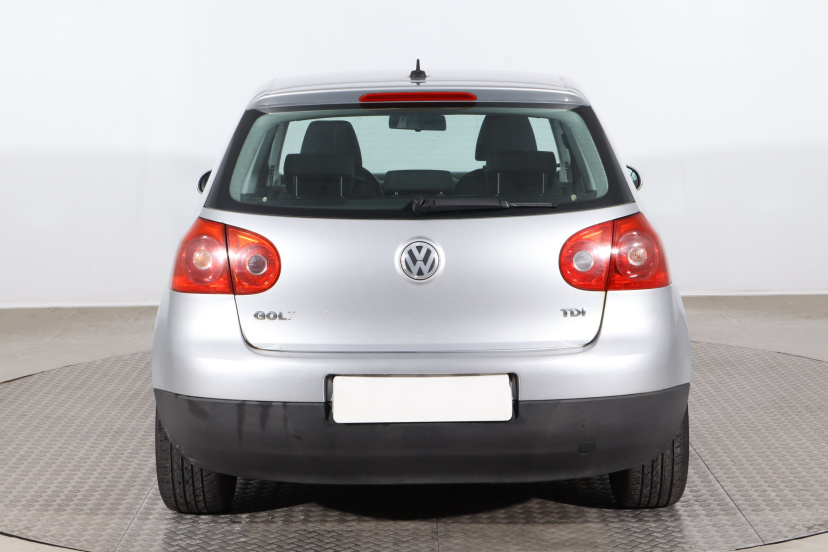 Volkswagen Golf, 2004
