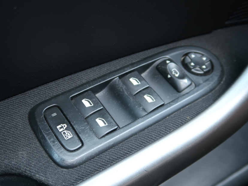 Peugeot 308, 2012