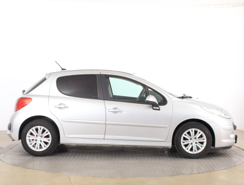 Peugeot 207, 2006