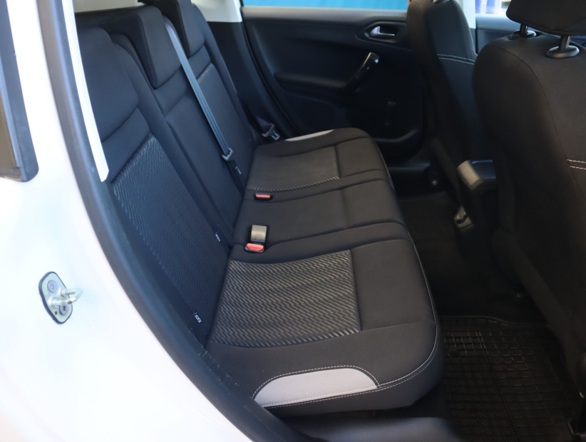 Peugeot 2008, 2013