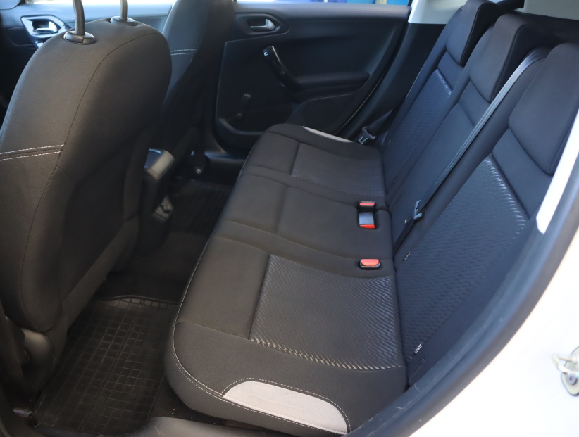Peugeot 2008, 2013