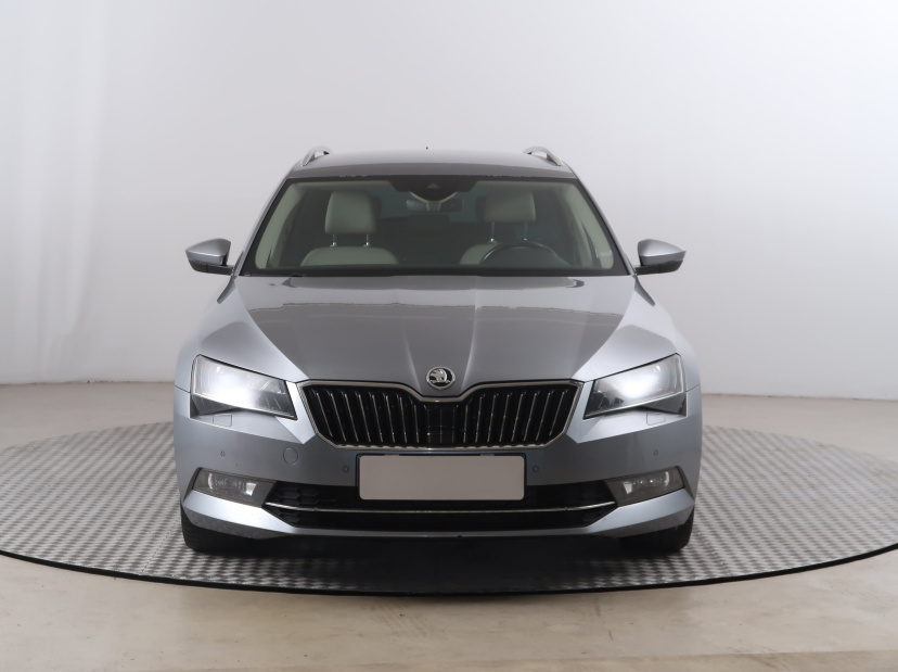 Škoda Superb, 2016