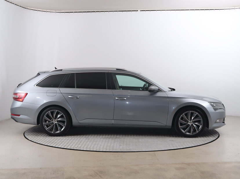 Škoda Superb, 2016