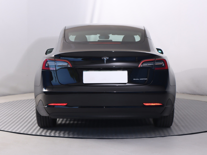 Tesla Model 3, 2023