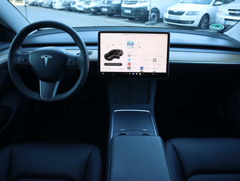 Tesla Model 3, 2023