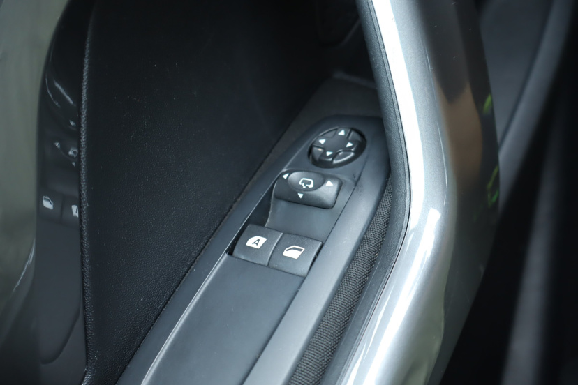 Peugeot 2008, 2017