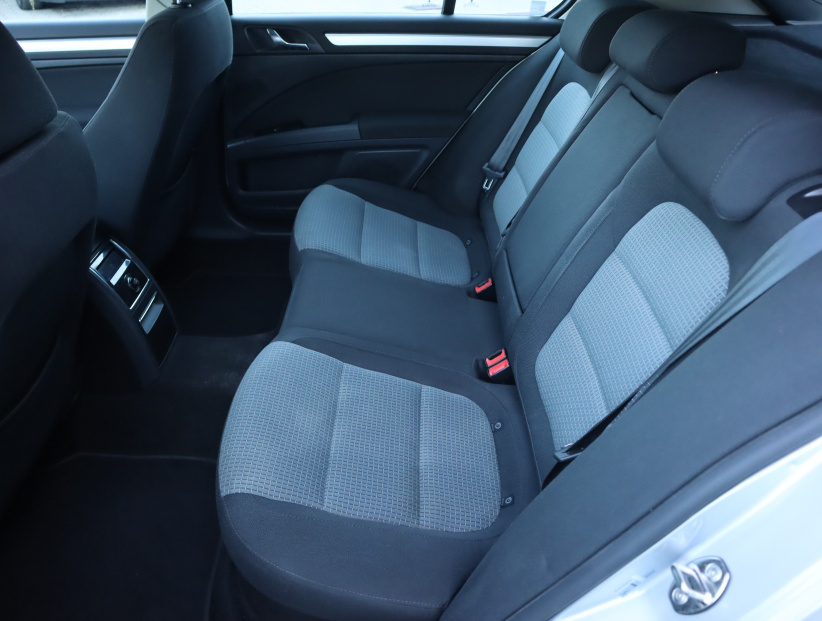 Škoda Superb, 2012