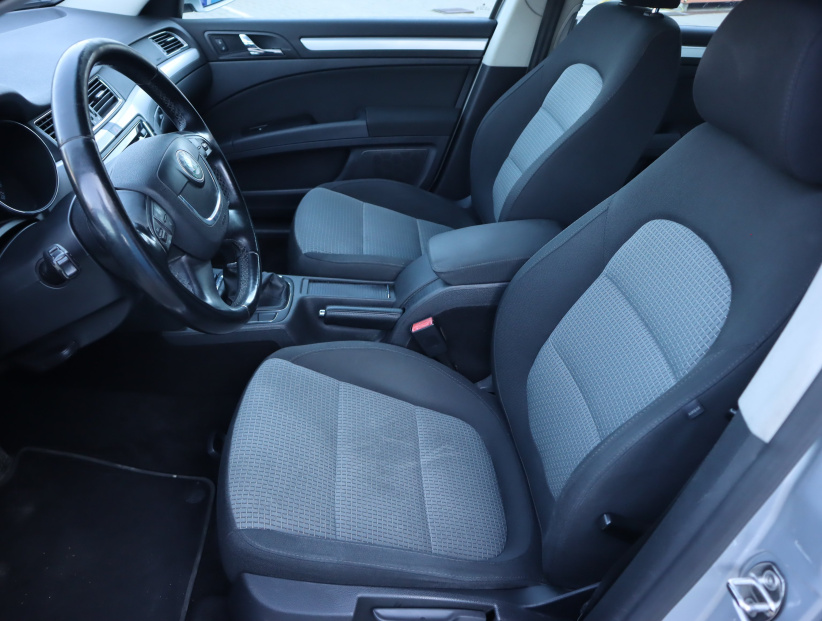 Škoda Superb, 2012