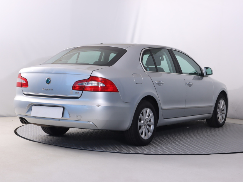 Škoda Superb, 2012