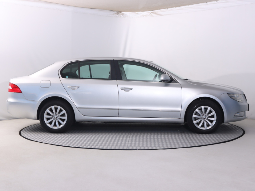 Škoda Superb, 2012