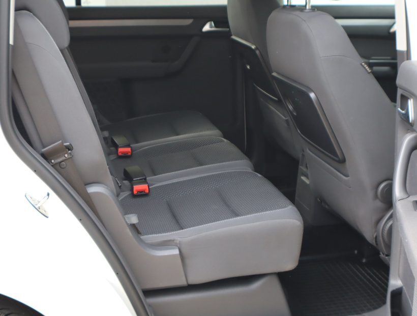 Volkswagen Touran, 2013
