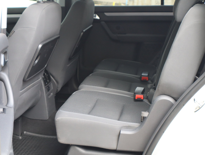 Volkswagen Touran, 2013