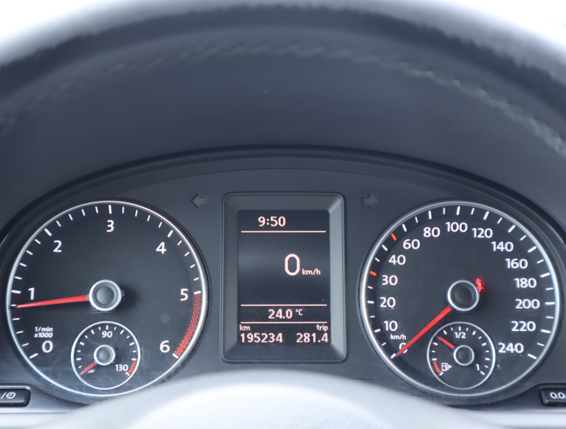 Volkswagen Touran, 2013