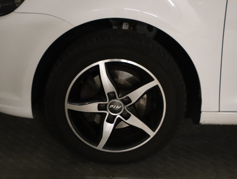 Volkswagen Touran, 2013