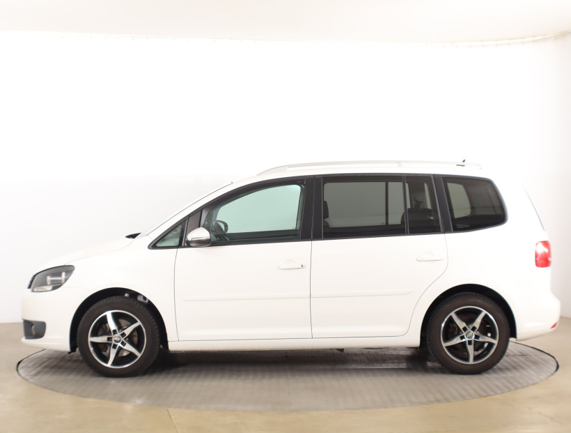 Volkswagen Touran, 2013