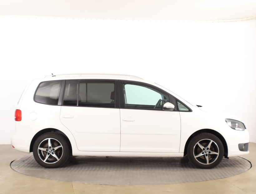 Volkswagen Touran, 2013