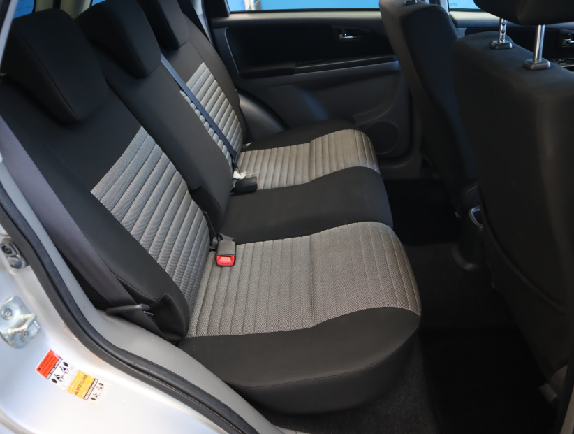 Suzuki SX4, 2010
