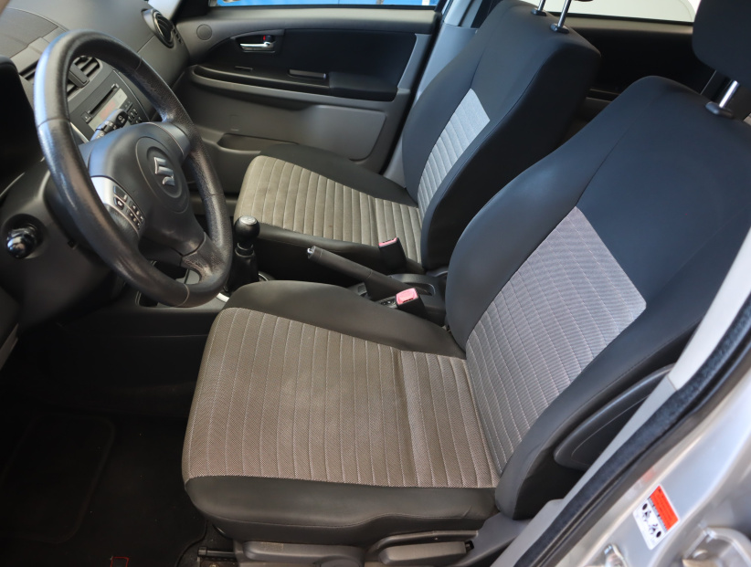 Suzuki SX4, 2010