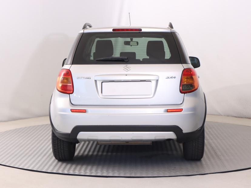 Suzuki SX4, 2010