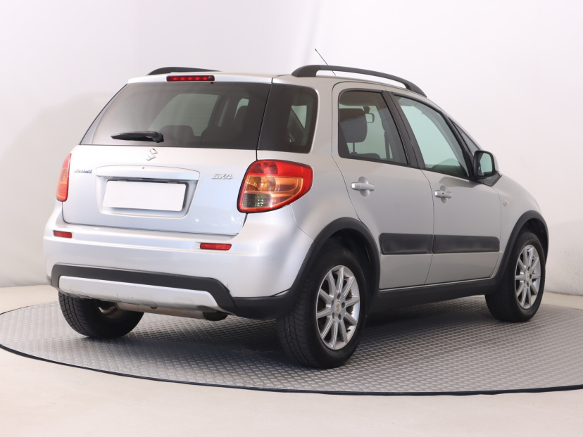Suzuki SX4, 2010