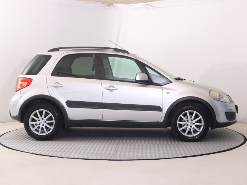 Suzuki SX4, 2010