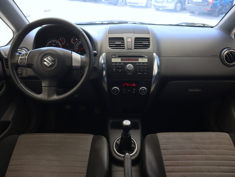 Suzuki SX4, 2010