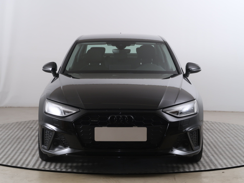 Audi A4, 2021