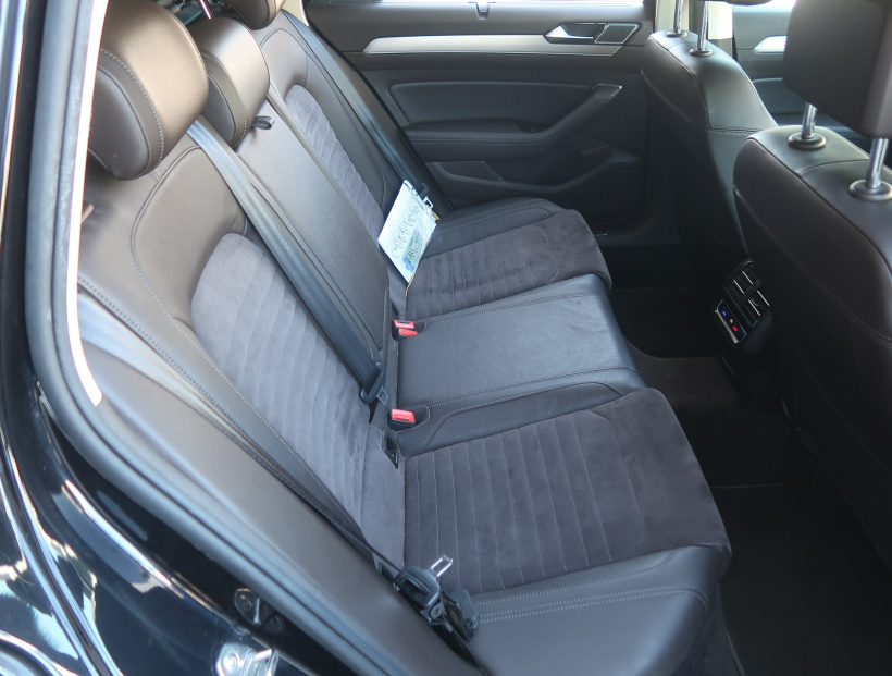 Volkswagen Passat, 2016