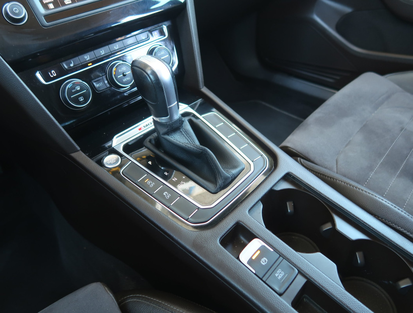 Volkswagen Passat, 2016