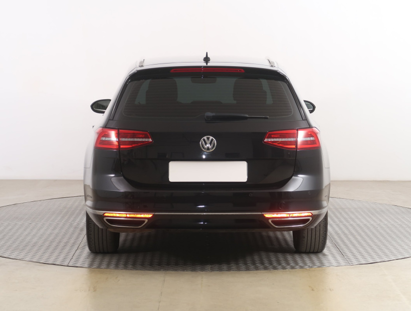 Volkswagen Passat, 2016