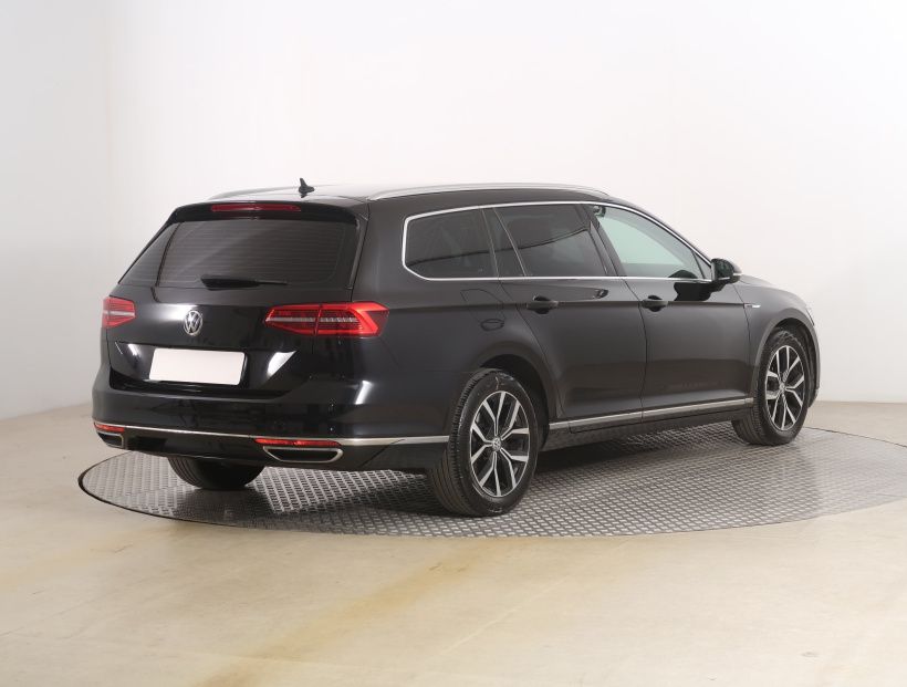 Volkswagen Passat, 2016