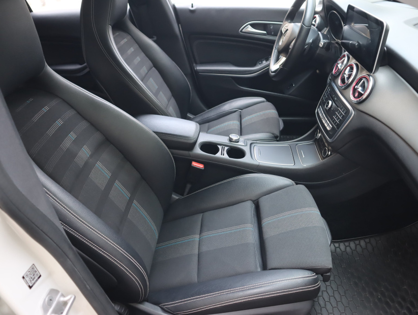 Mercedes-Benz CLA, 2016