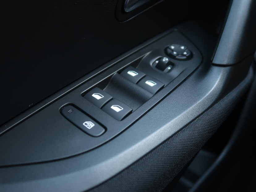 Peugeot 2008, 2021