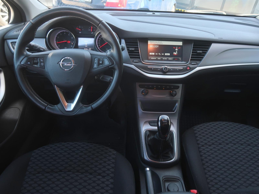 Opel Astra, 2017